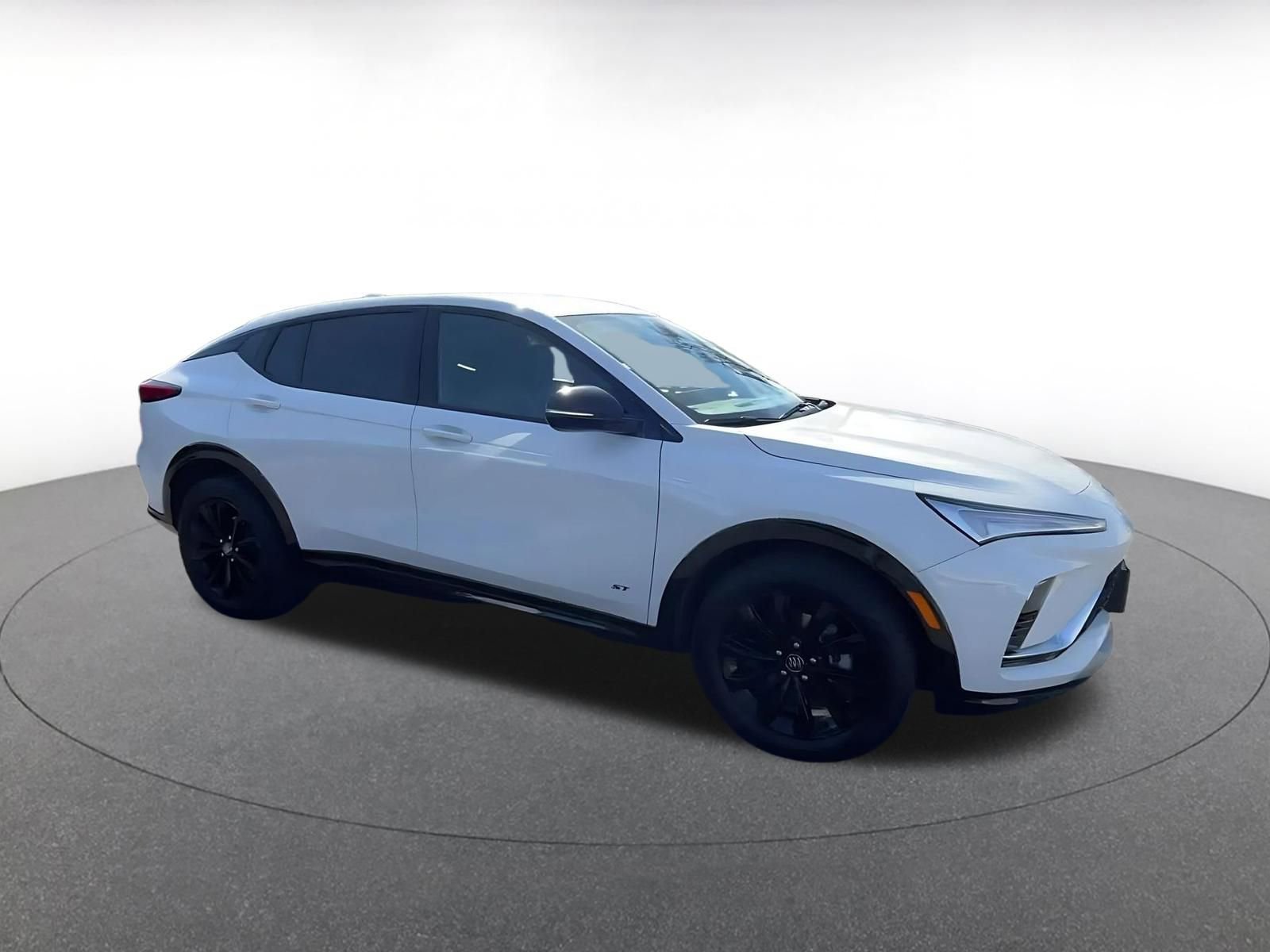 Used 2025 Buick Envista Sport Touring image 2