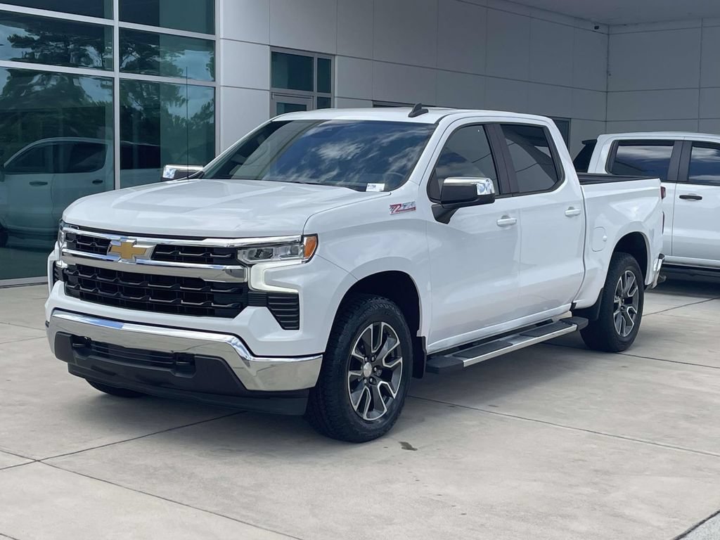 Used 2022 Chevrolet Silverado 1500 LT AWD/4WD image 2