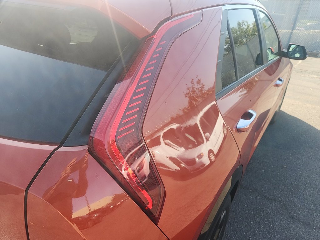 Certified 2023 Kia Niro Wave FWD image 13