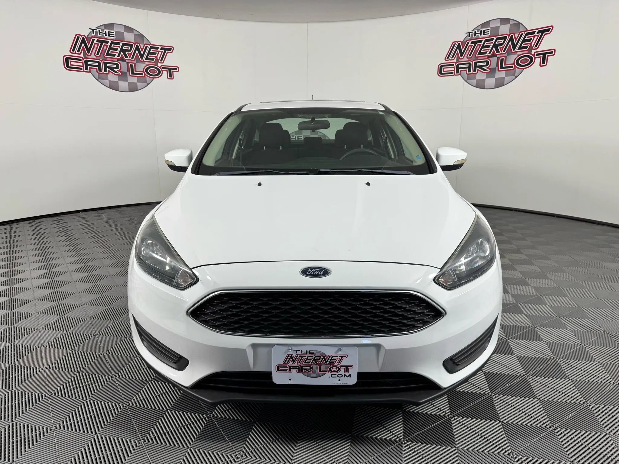 Used 2015 Ford Focus SE image 2