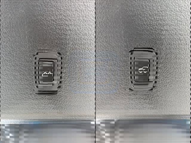 Used 2020 Chevrolet Traverse LT w/ LT Premium Package image 24