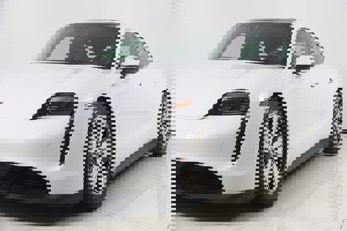 Used 2020 Porsche Taycan 4S image 71