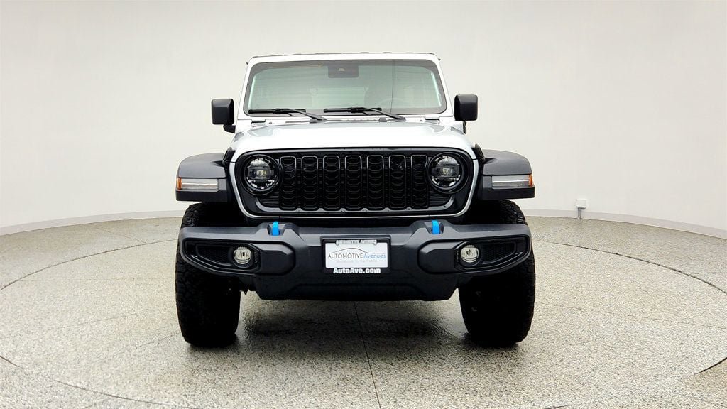 Used 2024 Jeep Wrangler Unlimited AWD/4WD image 2