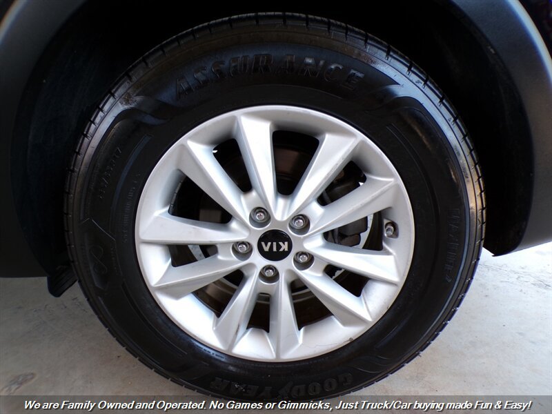Used 2019 Kia Sorento L FWD image 38