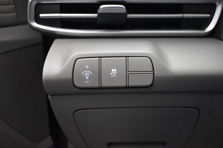 Used 2025 Hyundai Elantra SEL FWD image 22
