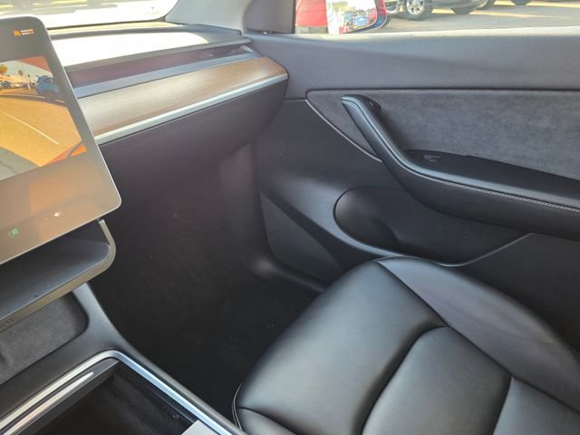 Used 2022 Tesla Model Y Long Range image 34