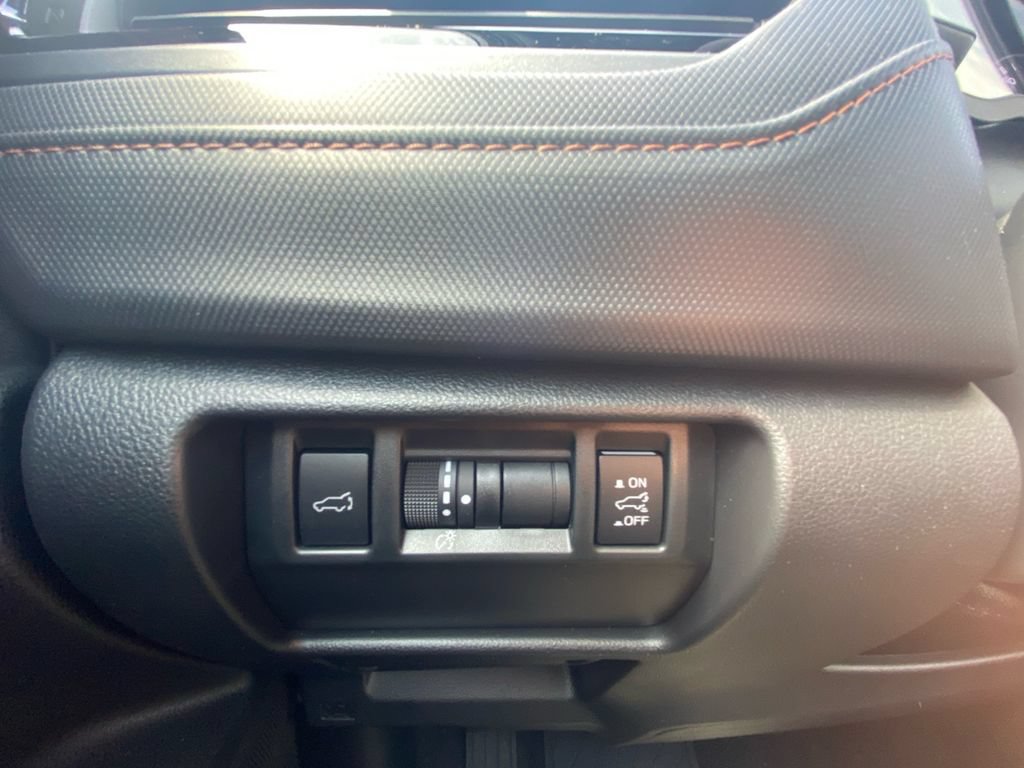 Used 2025 Subaru Forester Touring w/ Popular Package - Touring AWD/4WD image 17