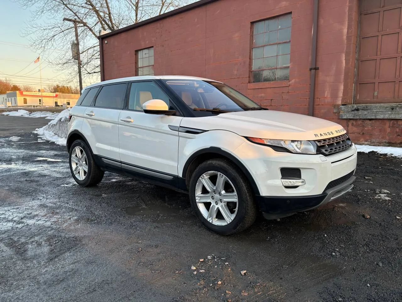 Used 2015 Land Rover Range Rover Evoque Pure Plus AWD/4WD image 2