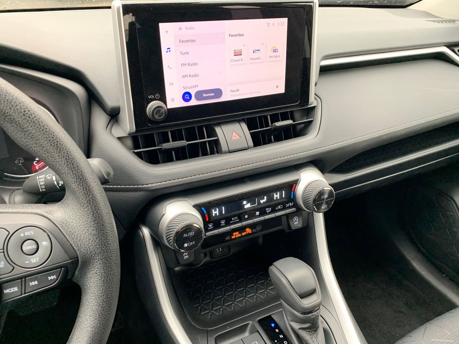 Used 2025 Toyota RAV4 XLE image 18