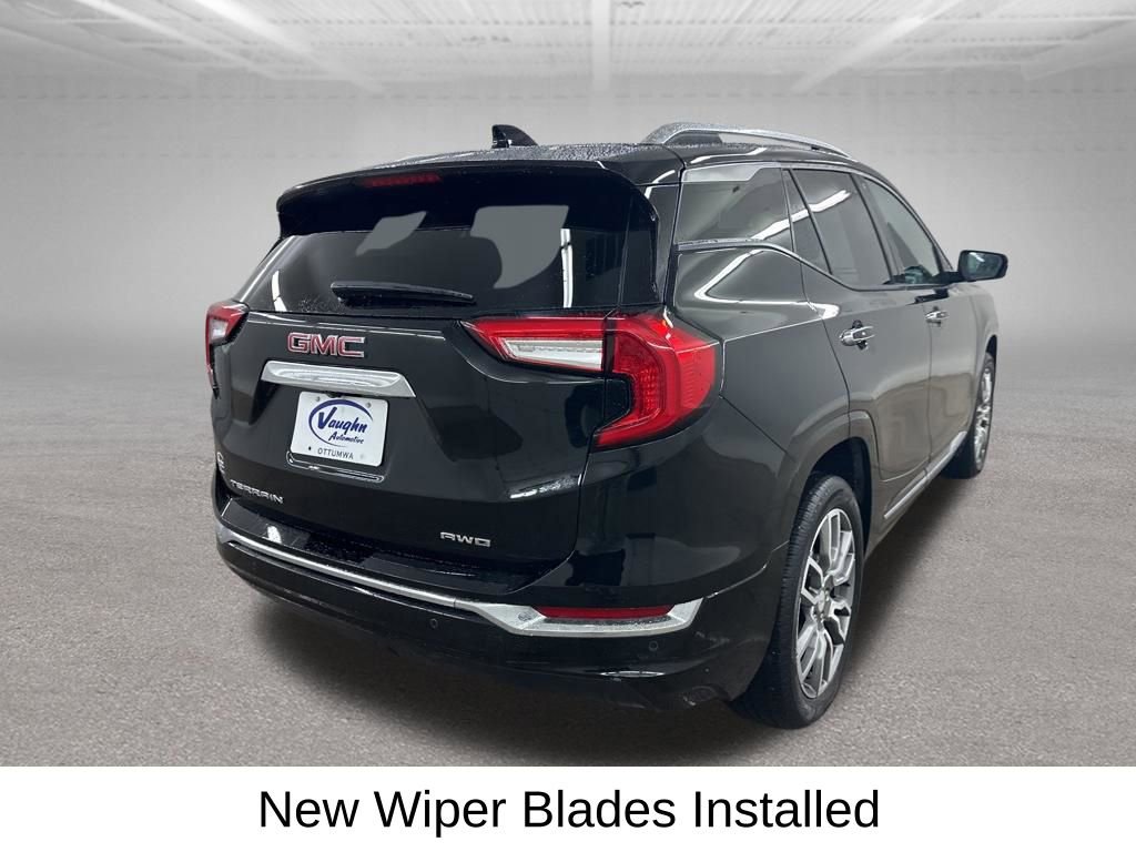 Used 2024 GMC Terrain Denali w/ Denali Premium Package image 13