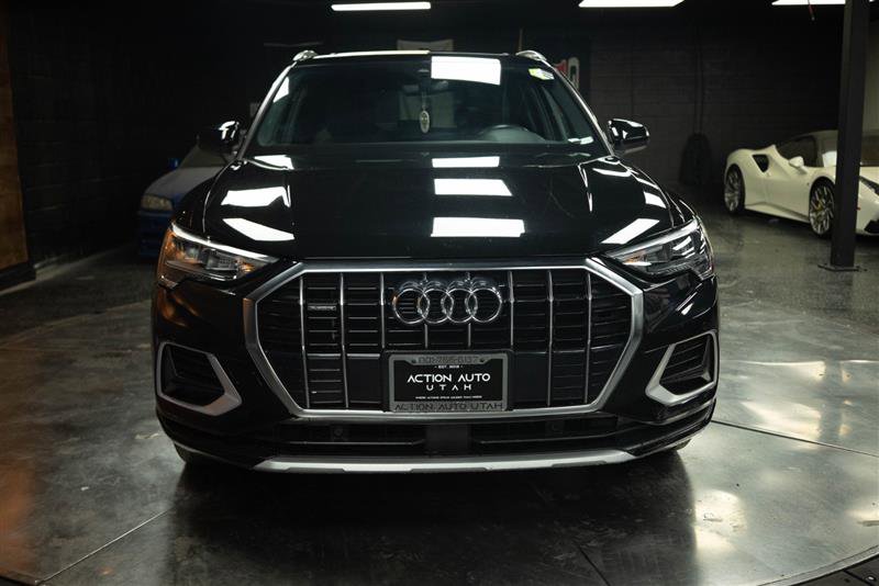 Used 2020 Audi Q3 2.0T Premium w/ Convenience Package AWD/4WD image 3