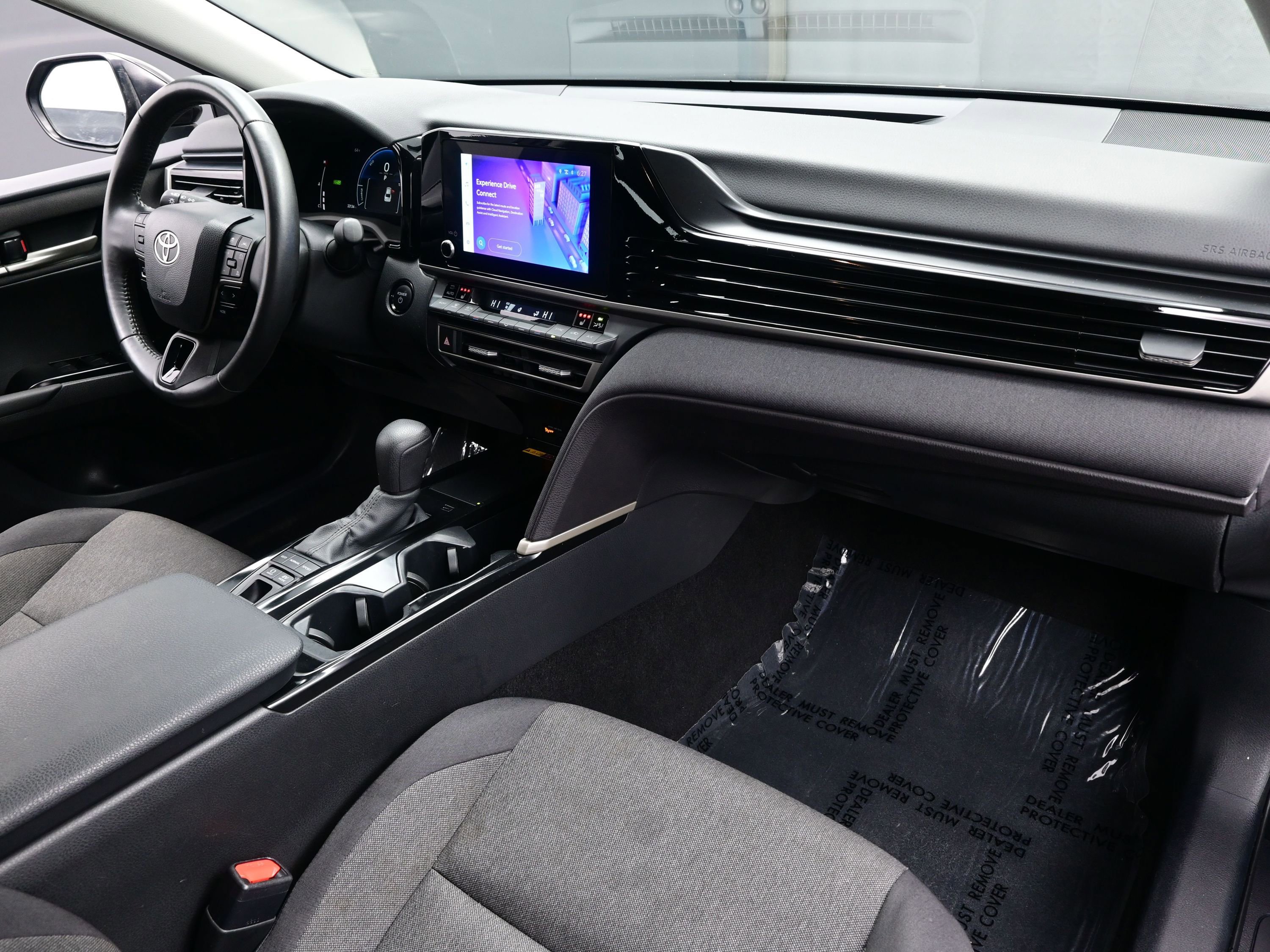 Used 2025 Toyota Camry LE w/ Convenience Package image 15