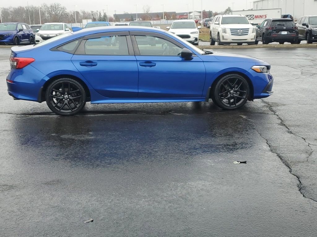 Used 2023 Honda Civic Sport image 9