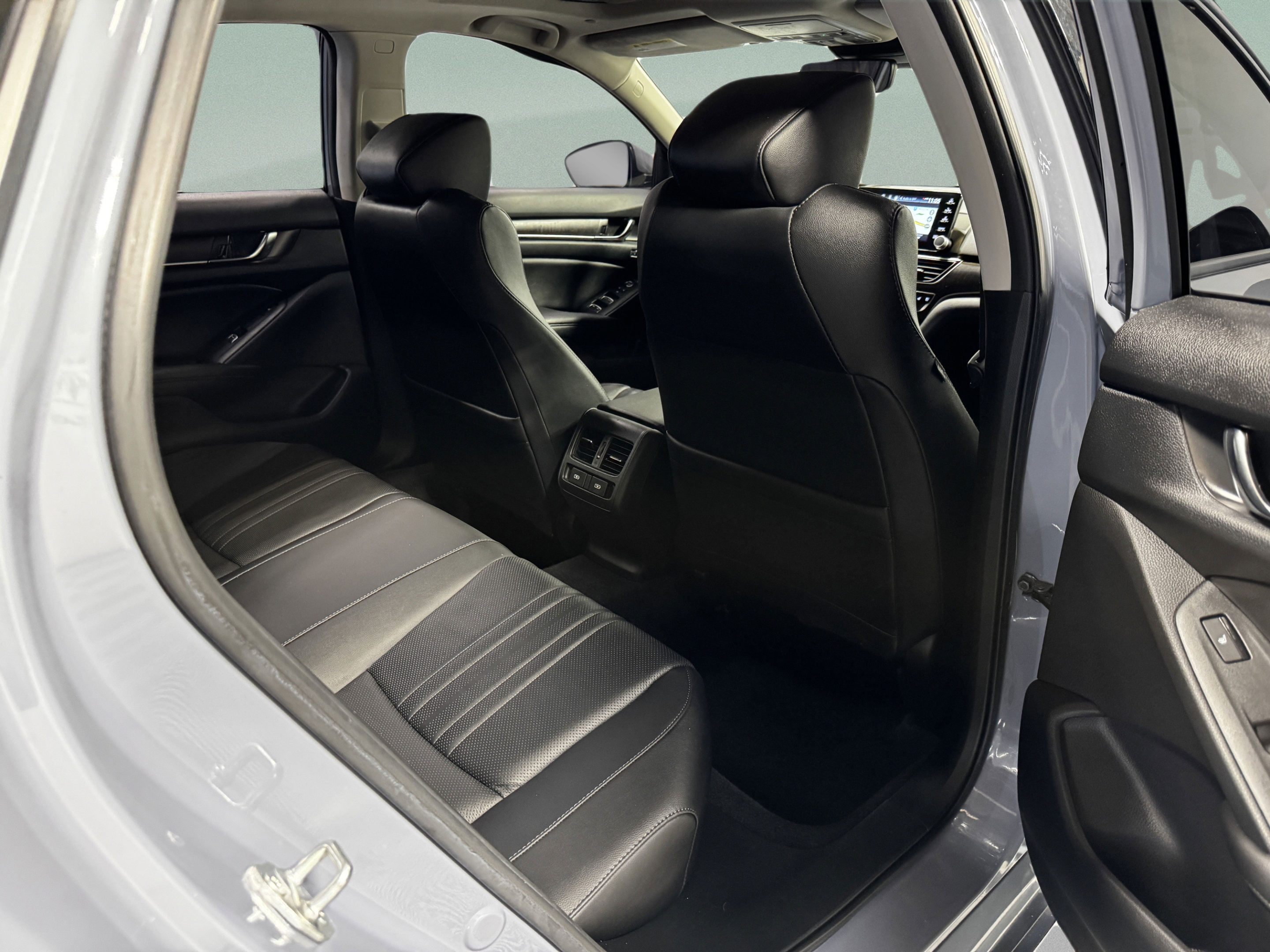 Used 2021 Honda Accord Touring image 12