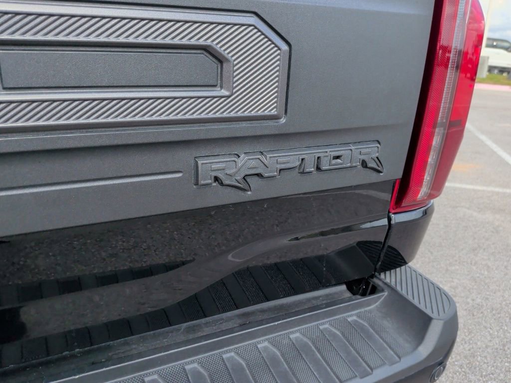 Used 2025 Ford F150 Raptor AWD/4WD image 48