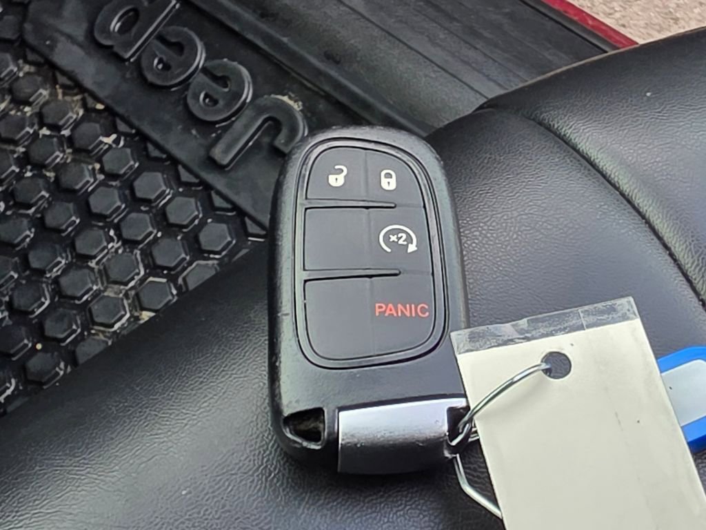 Used 2019 Jeep Cherokee Latitude Plus w/ Cold Weather Group image 35