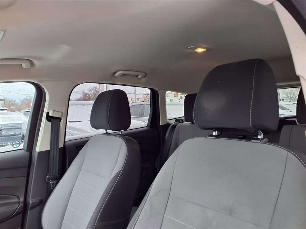 Used 2016 Ford Escape SE image 17