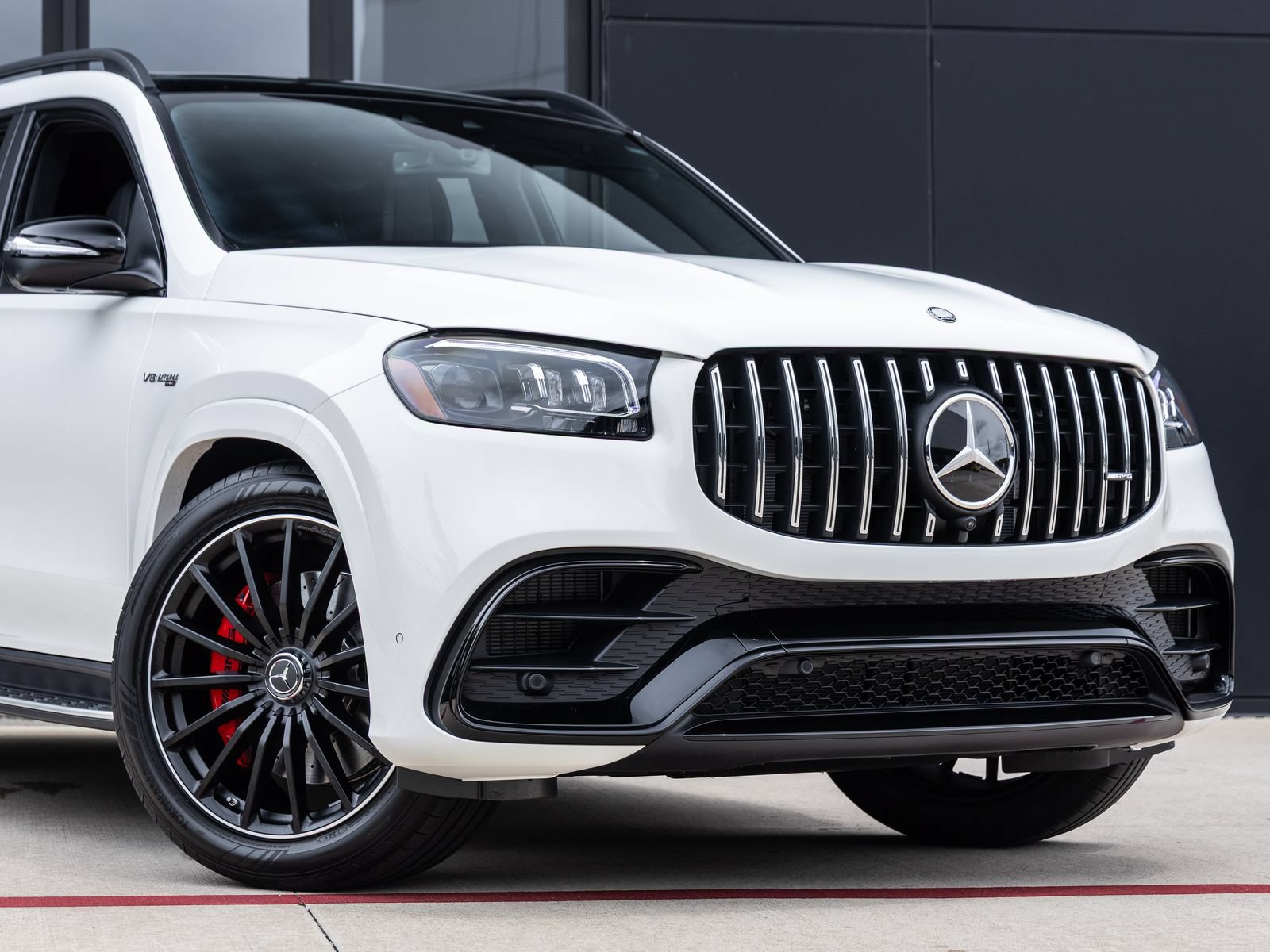 Used 2025 Mercedes-Benz GLS 63 AMG 4MATIC image 5