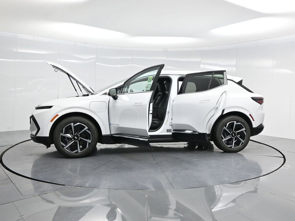 Used 2025 Chevrolet Equinox EV LT w/ Convenience Package image 47