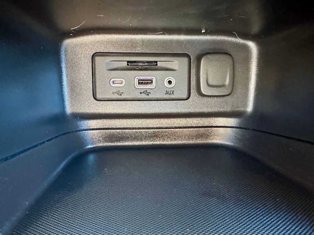 Used 2022 Chevrolet Equinox LT image 24