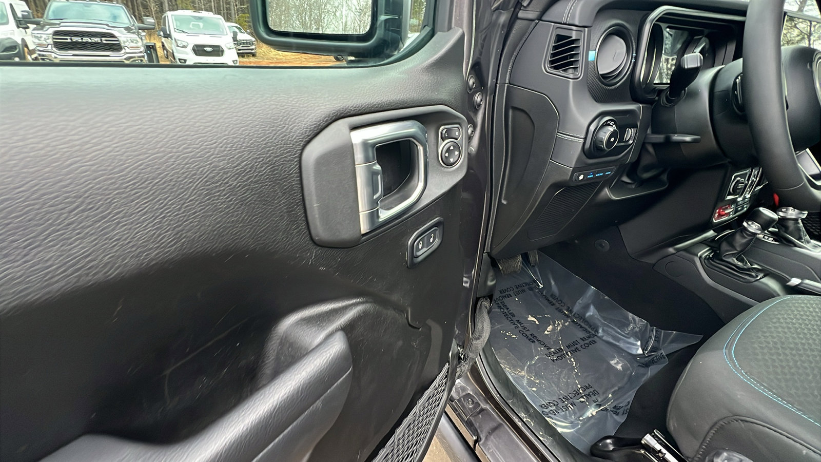 Used 2025 Jeep Wrangler Unlimited Rubicon 4xe w/ Safety Group image 15