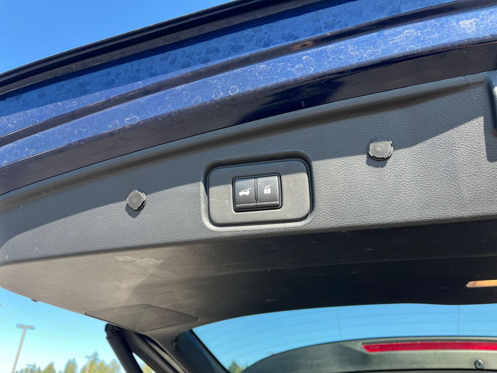 Used 2025 Nissan Pathfinder SV AWD/4WD image 19