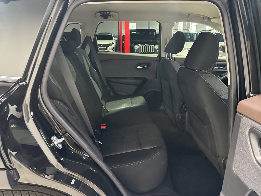 Used 2021 Nissan Rogue SV AWD/4WD image 39