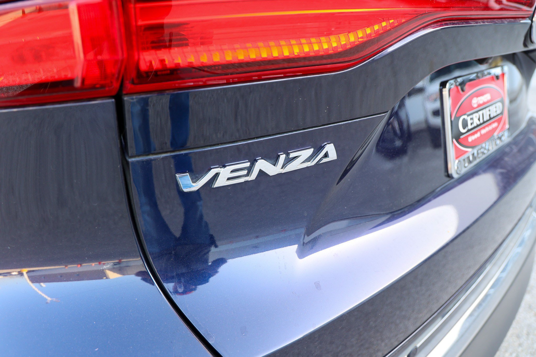 Certified 2022 Toyota Venza XLE AWD/4WD image 12
