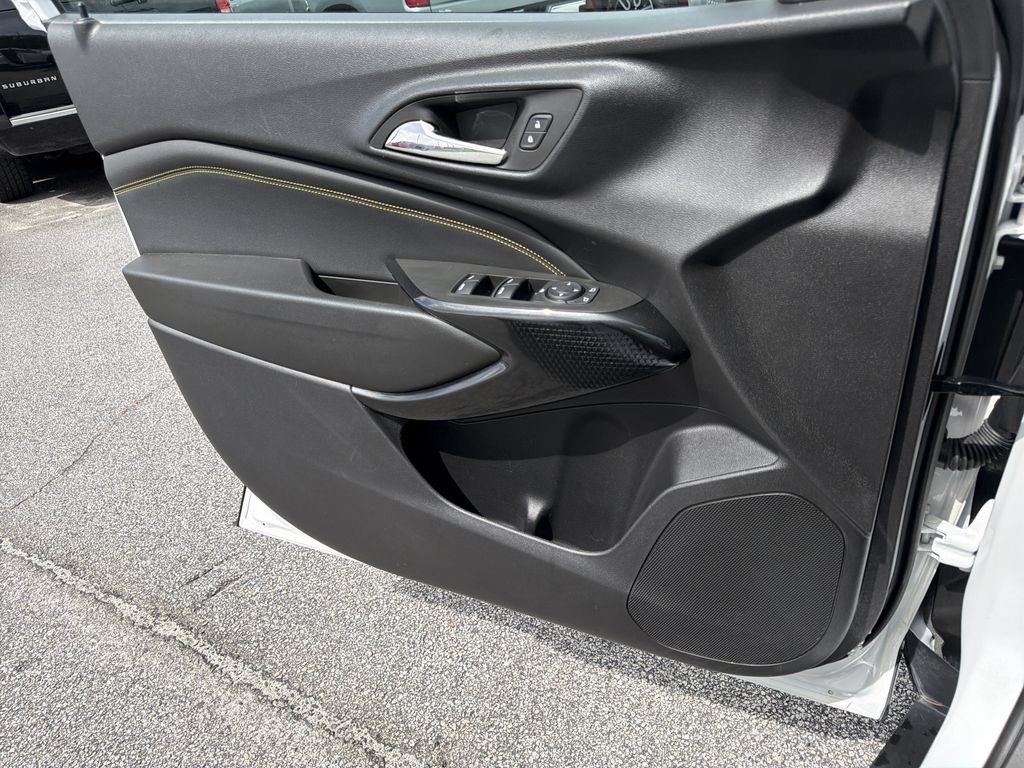 Used 2024 Chevrolet Trax LT w/ LT Convenience Package FWD image 14