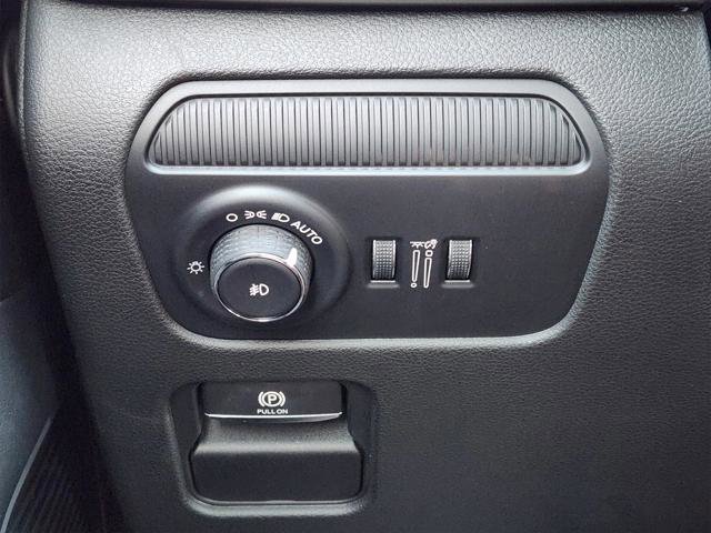 Certified 2025 Jeep Wagoneer Series II image 29