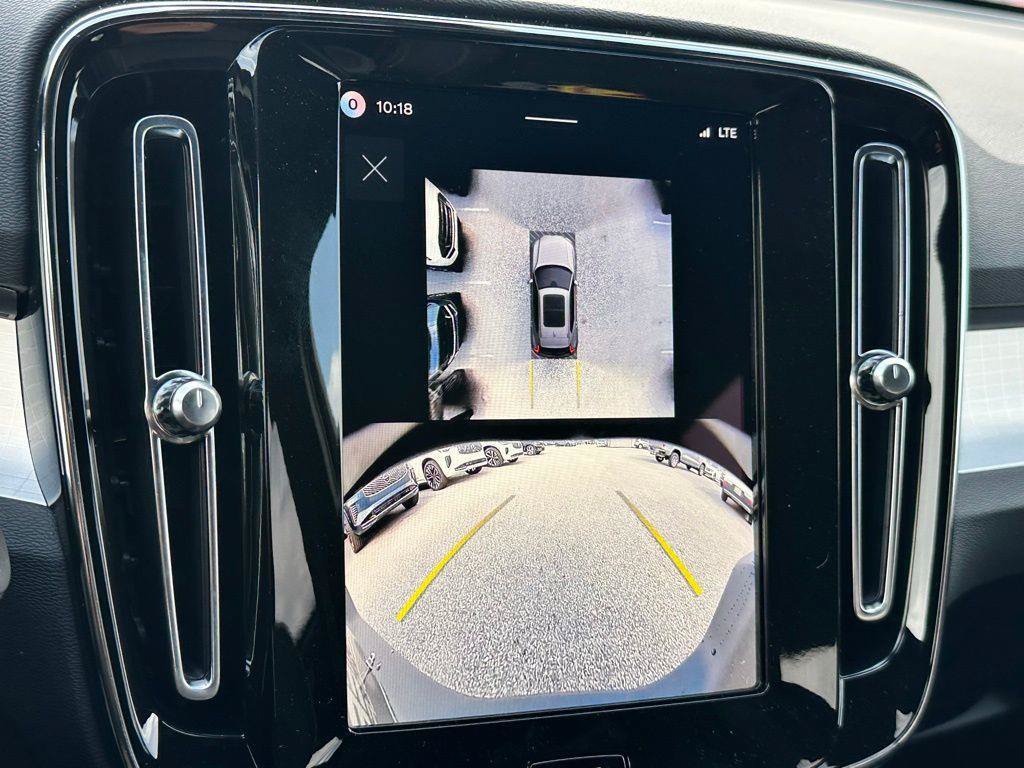 New 2026 Volvo XC40 B5 Ultra w/ Protection Package Premier AWD/4WD image 11
