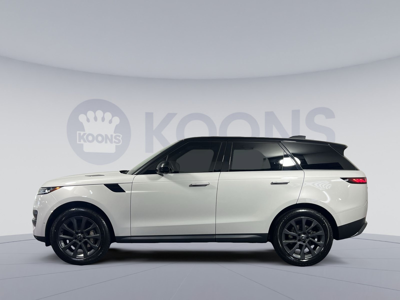 Used 2024 Land Rover Range Rover Sport SE AWD/4WD image 7