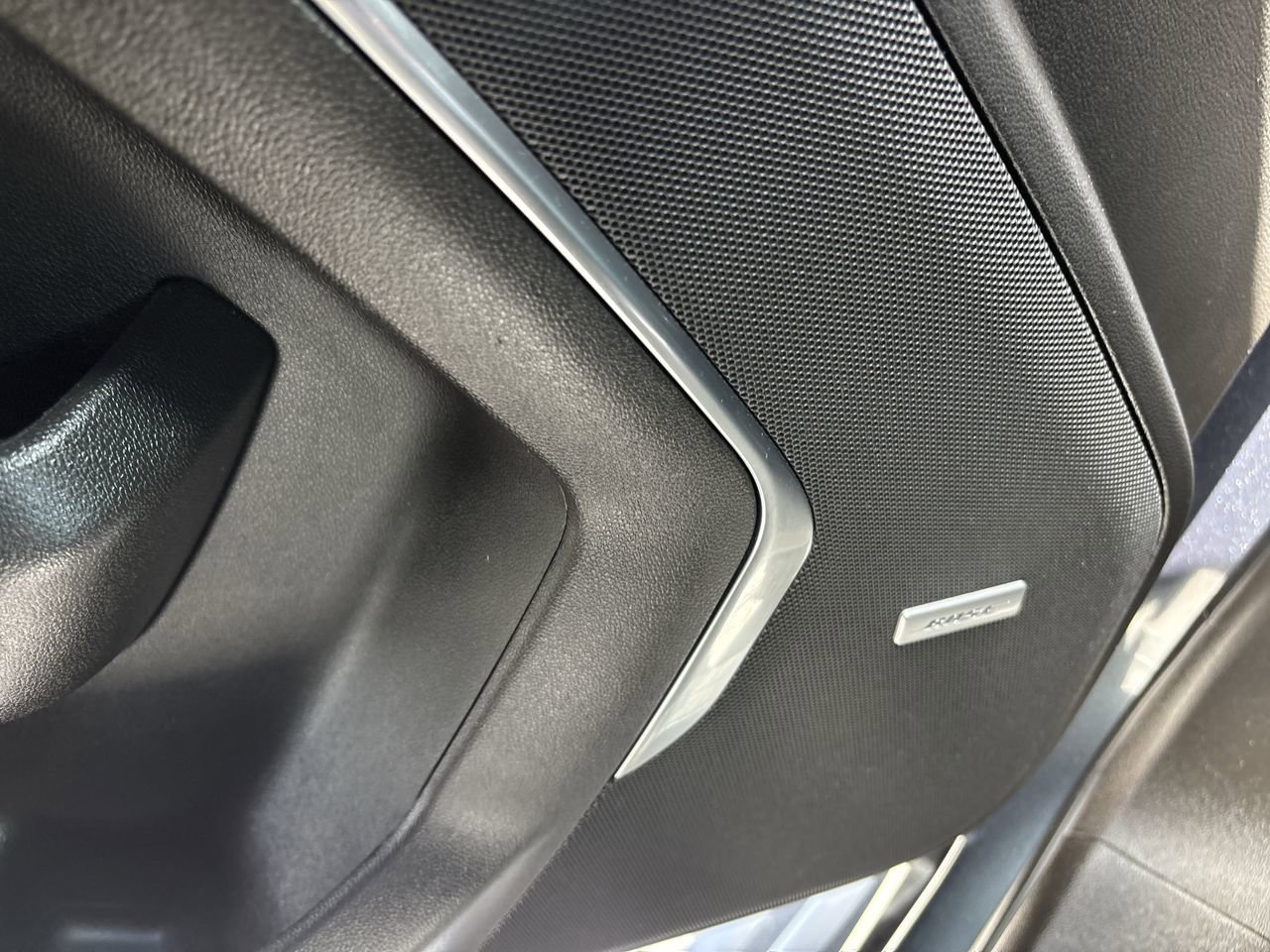 Used 2021 Chevrolet Suburban RST w/ Luxury Package AWD/4WD image 19