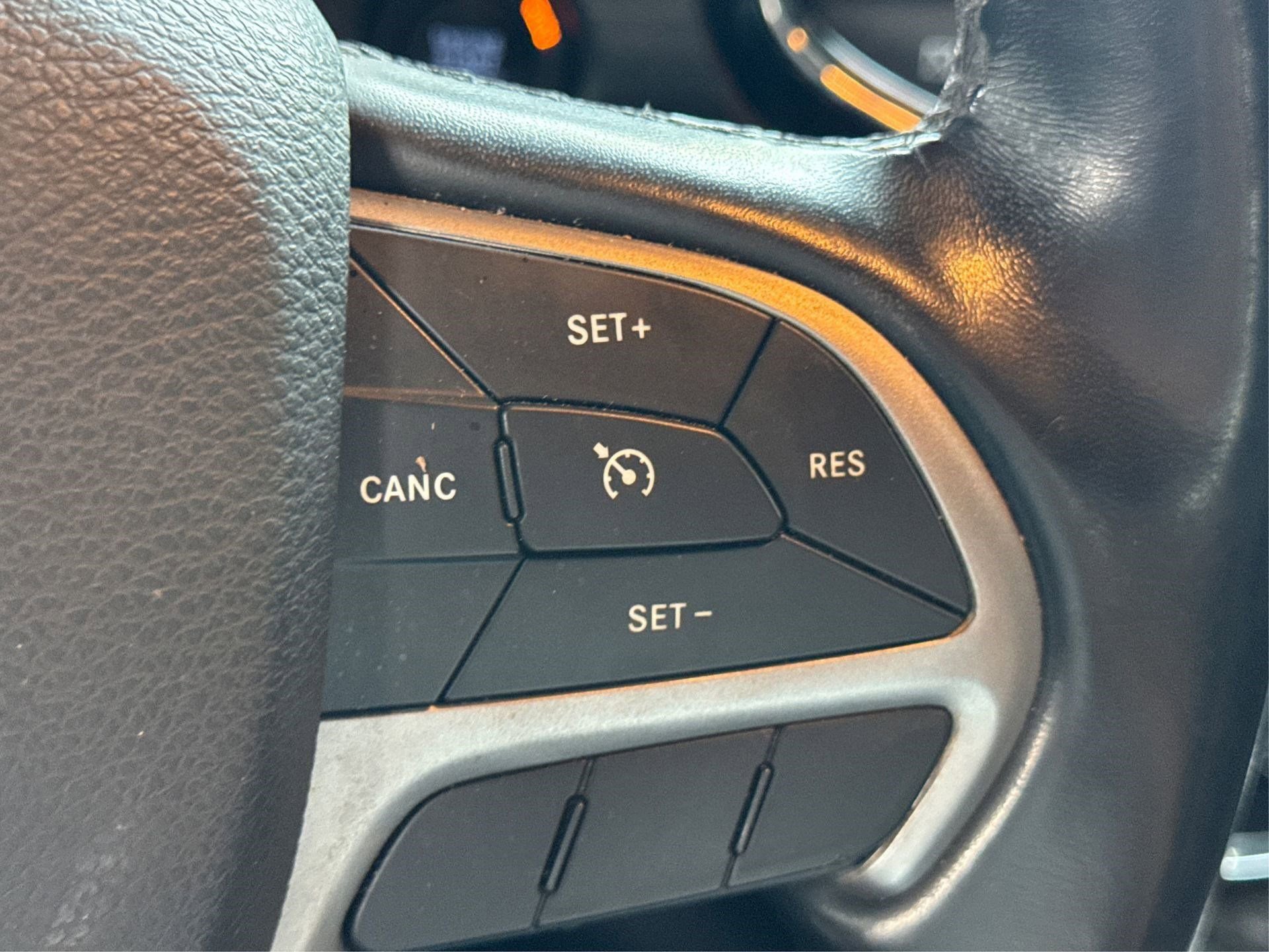 Used 2021 Jeep Grand Cherokee Laredo X image 35