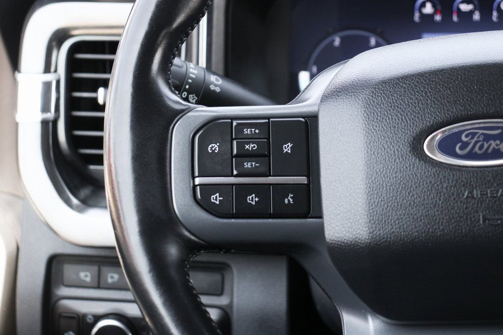 Used 2023 Ford F250 Lariat w/ Black Appearance Package image 24