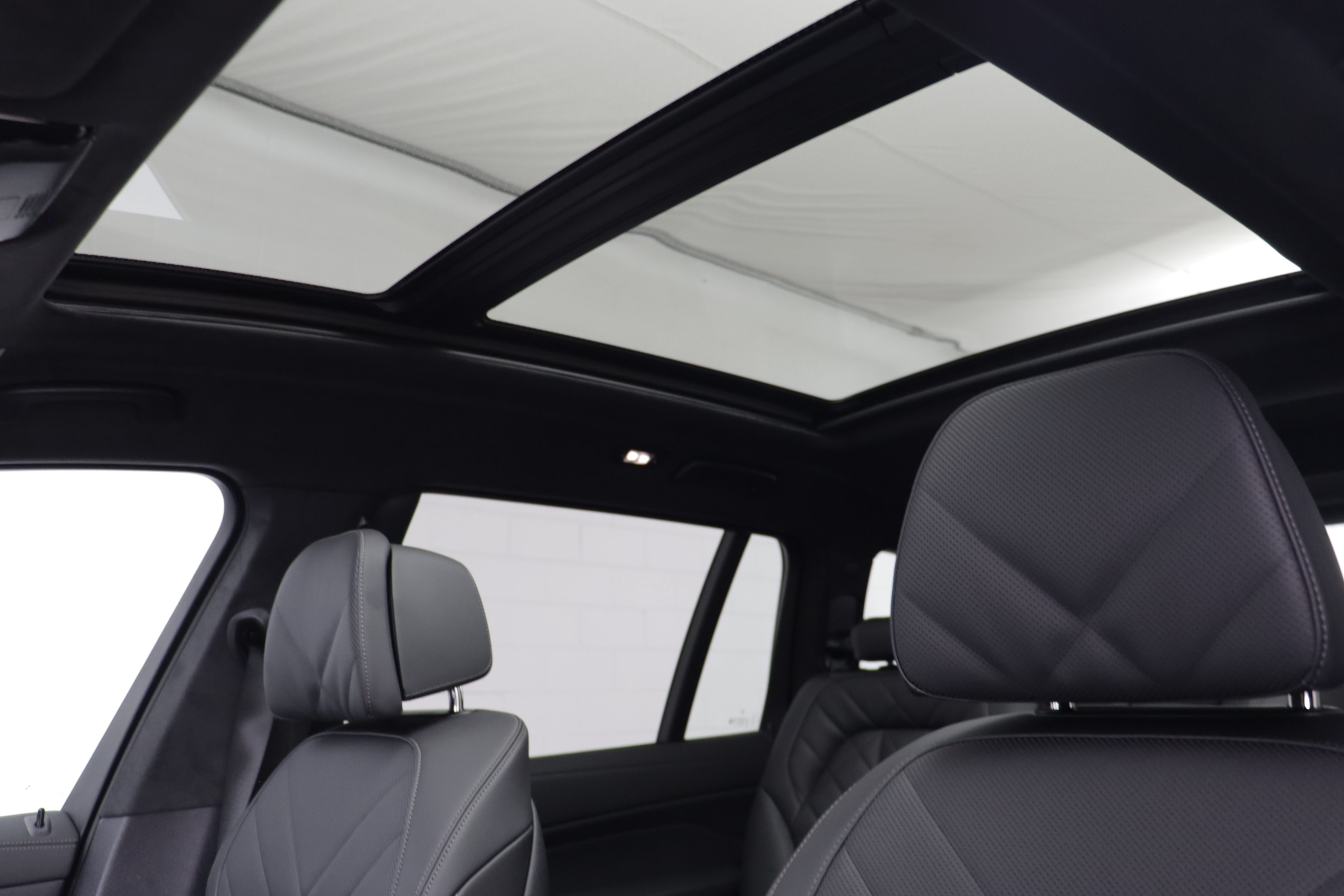 New 2027 BMW X7 xDrive40i w/ Executive Package AWD/4WD image 14