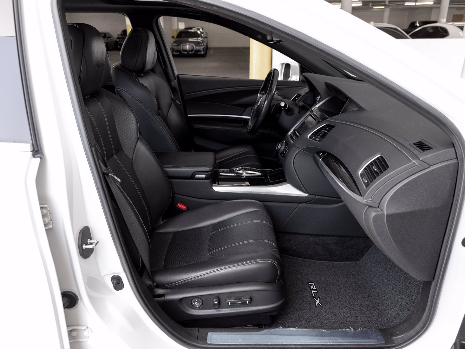 Used 2018 Acura RLX w/ Technology Package FWD image 26