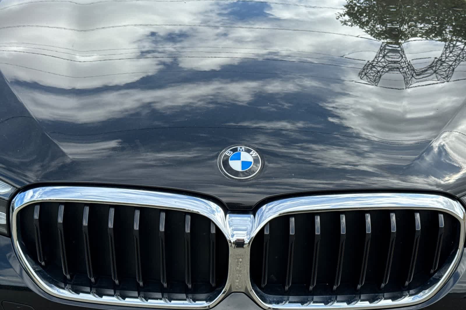 Used 2021 BMW 530i xDrive w/ Premium Package AWD/4WD image 9