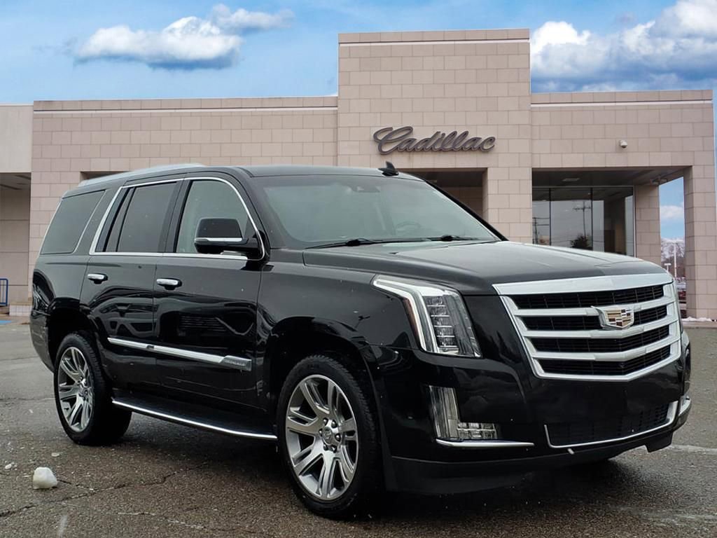 Used 2017 Cadillac Escalade Luxury image 3