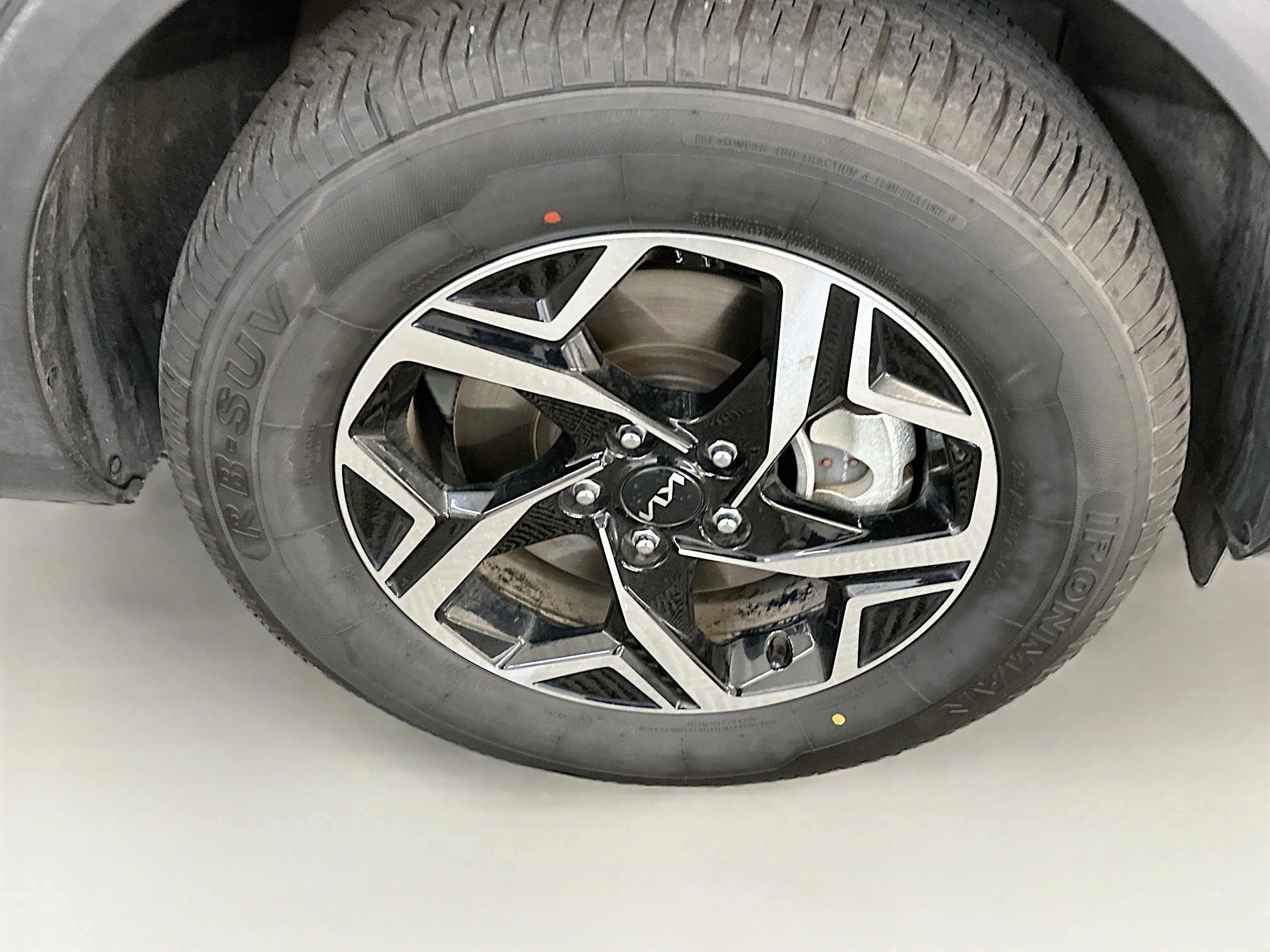 Used 2025 Kia Sportage LX image 11