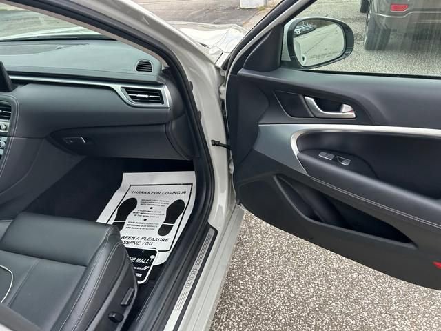 Used 2024 Genesis G70 2.5T image 29