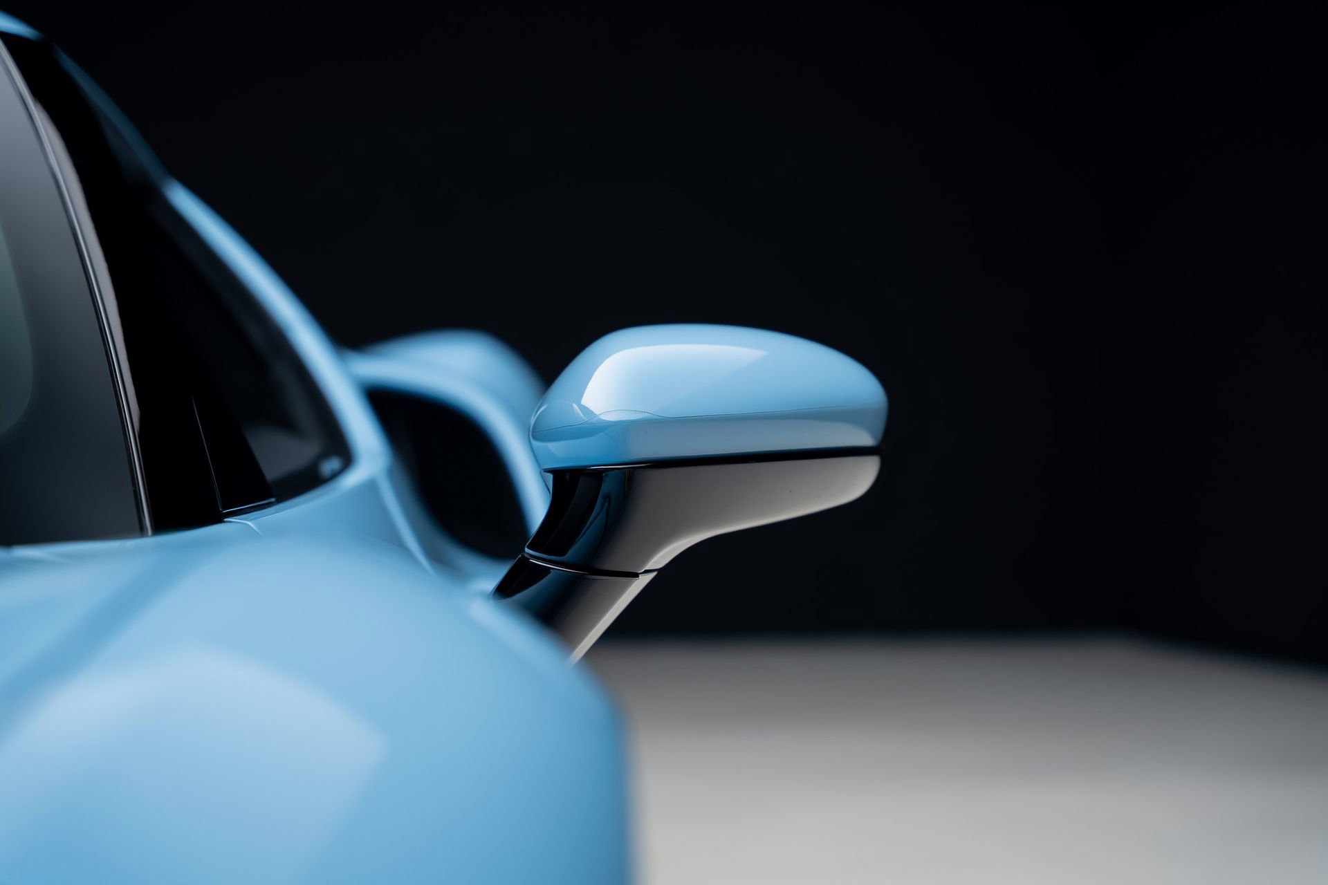 Used 2025 Ferrari 296 GTB RWD image 15