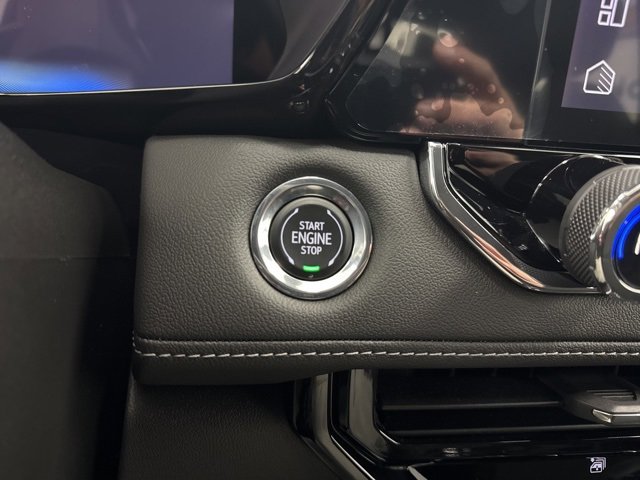 Used 2024 Chevrolet Colorado LT w/ LT Convenience Package image 15