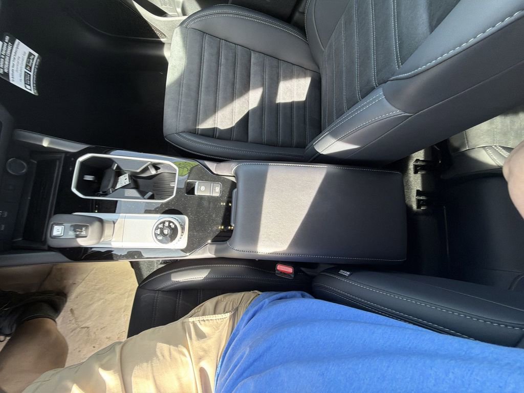 New 2026 Mitsubishi Outlander SE image 21
