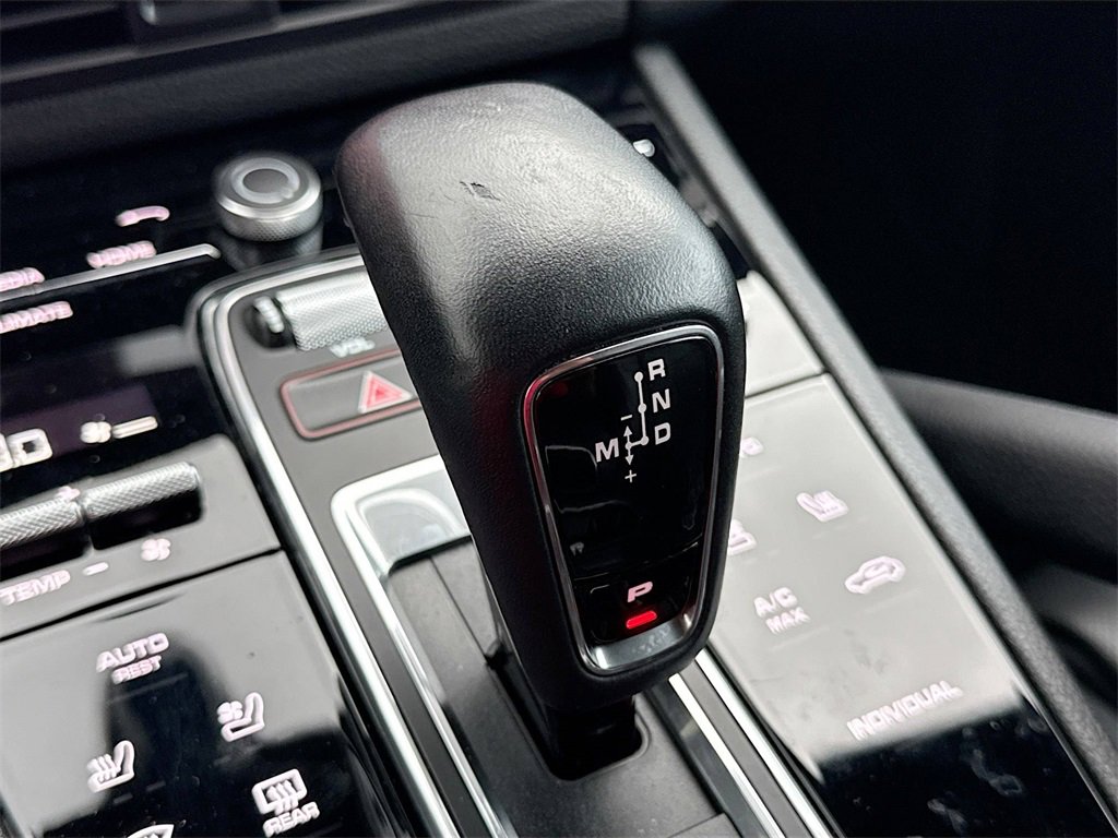 Used 2020 Porsche Cayenne Base w/ Premium Package image 18