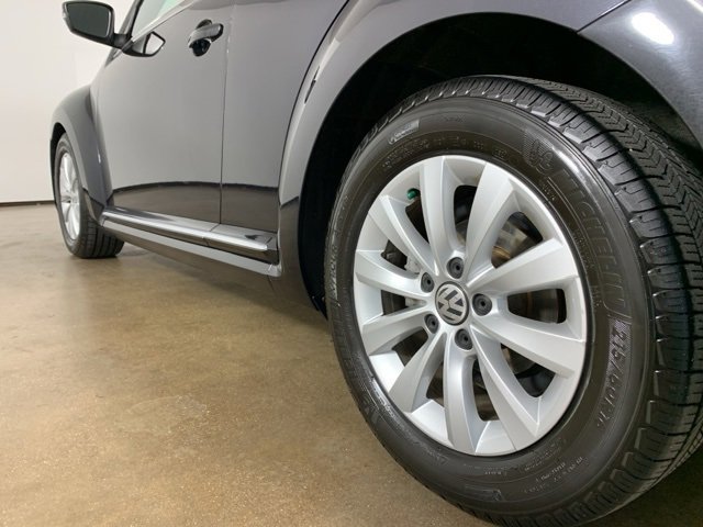 Used 2018 Volkswagen Beetle 2.0T S image 32