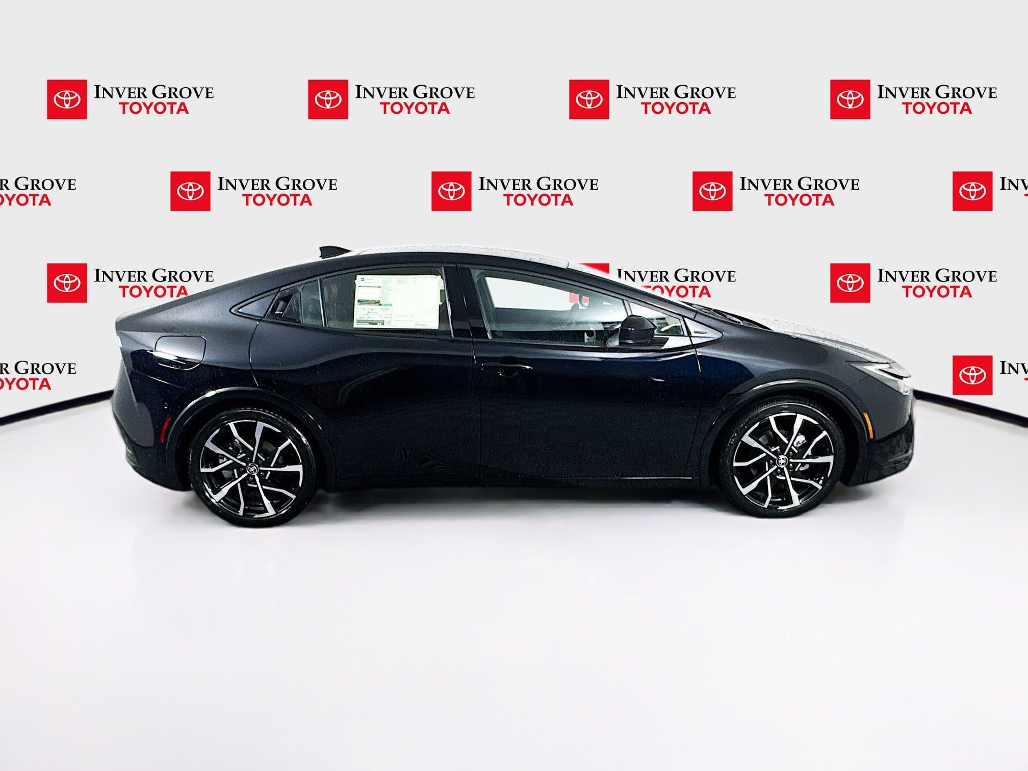 New 2026 Toyota Prius Plug-In Hybrid FWD image 4