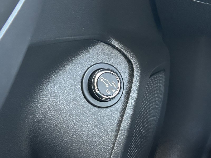 Used 2025 Chevrolet TrailBlazer LT w/ Convenience Package AWD/4WD image 24