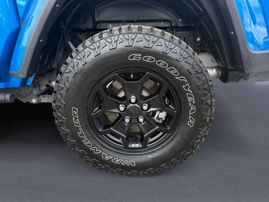 Used 2021 Jeep Gladiator Willys AWD/4WD image 14