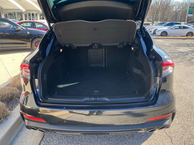 Used 2023 Maserati Levante Modena image 9